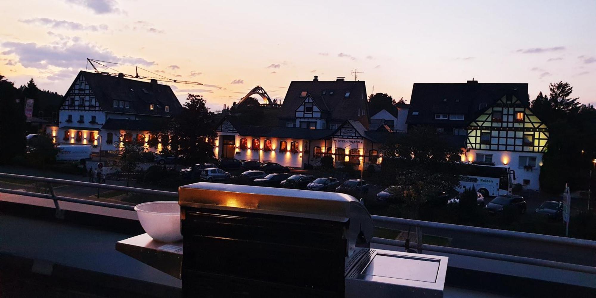 6 Pers Schwimmbad Sauna Ruheraum Freizeitabteilung Darts Tischtennis Fussball Terrasse Mit Riesem Garten Im Wald Nahe Stadmitte Und Bikepark Mit Fahrradlift Tennis Golfplatz Buchbarem Massages Im Wellnessresort Der Brabander Apartment *