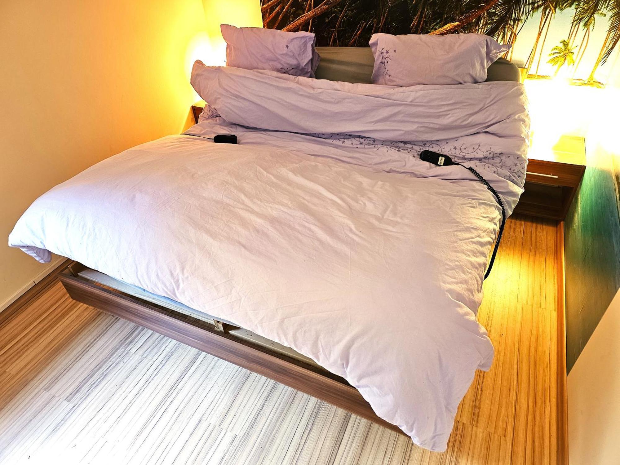 6 Pers Schwimmbad Sauna Ruheraum Freizeitabteilung Darts Tischtennis Fussball Terrasse Mit Riesem Garten Im Wald Nahe Stadmitte Und Bikepark Mit Fahrradlift Tennis Golfplatz Buchbarem Massages Im Wellnessresort Der Brabander Apartment Winterberg