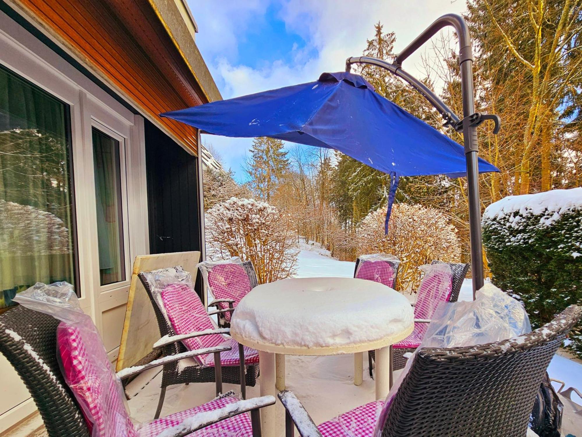 6 Pers Schwimmbad Sauna Ruheraum Freizeitabteilung Darts Tischtennis Fussball Terrasse Mit Riesem Garten Im Wald Nahe Stadmitte Und Bikepark Mit Fahrradlift Tennis Golfplatz Buchbarem Massages Im Wellnessresort Der Brabander